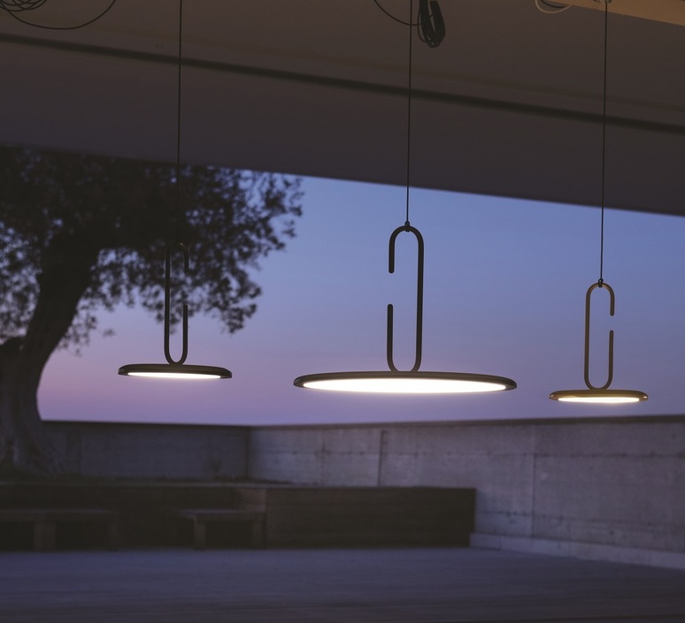 Installation de luminaires Penta, apportant un éclairage raffiné et moderne, distribuée par Connectiled.